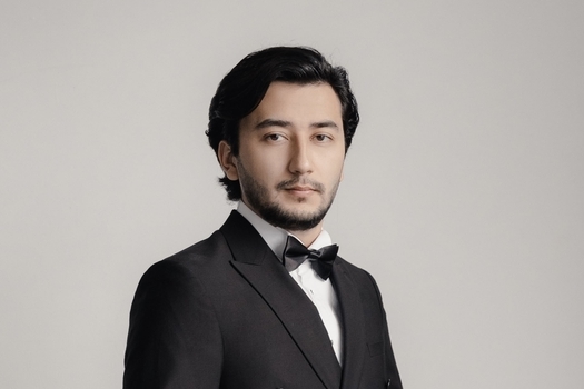 Жасур Хайдаров