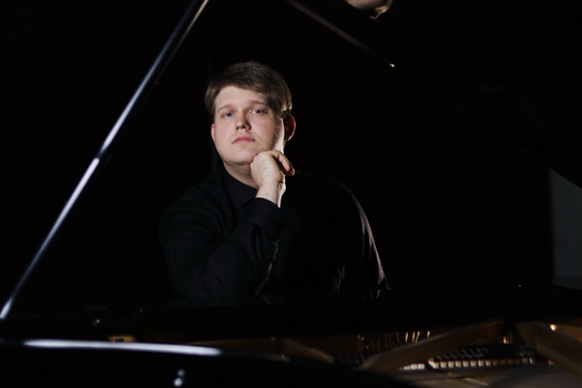 Олег Худяков