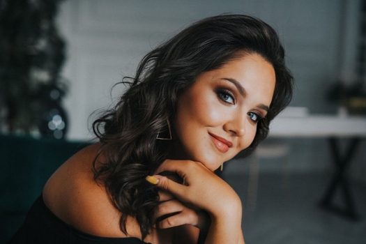 Алина Черташ